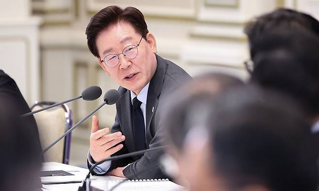 이재명 대통령이 13일 청와대에서 열린 국가재정전략회의에서 발언하고 있다. 연합뉴스