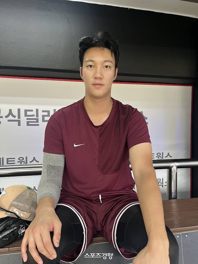 키움 안우진이 지난 9일 수원구장에서 전반기 마지막 경기를 앞두고 인터뷰하고 있다. 김하진 기자