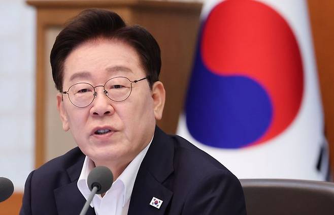 이재명 대통령이 14일 청와대에서 열린 국무회의에서 발언하고 있다. ⓒ뉴시스
