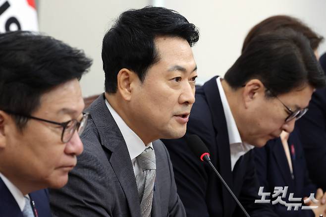 국민의힘 장동혁 대표가 13일 서울 여의도 국회에서 열린 최고위원회의에서 발언을 하고 있다. 윤창원 기자