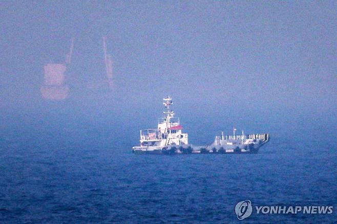 호르무즈 해협의 선박 [AFP=연합뉴스. 재판매 및 DB 금지]