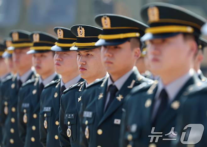 충남 계룡대 대연병장에서 열린 육·해·공군 사관학교 통합임관식. 2026.2.20 ⓒ 뉴스1 이재명 기자