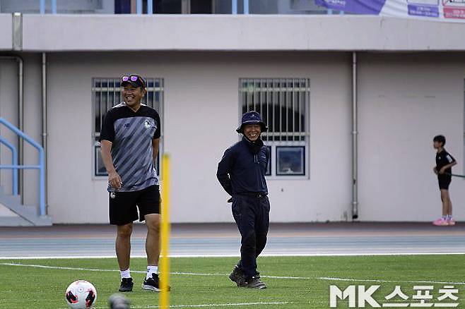 김도균 서울 이랜드 FC 감독(사진 왼쪽). 사진=이근승 기자