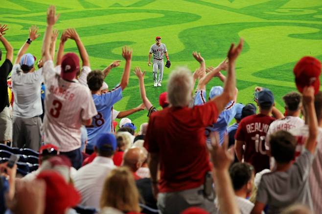 메이저리그(MLB) 선수들이 구단주들과의 2028 LA 올림픽 야구 경기와 관련 노사 협상에서 난항을 겪고 있다. 사진은 지난 14일(현지시각) 미국 펜실베이니아주 필라델피아 시티즌스 뱅크파크에서 열린 로스앤젤레스 에인절스 경기의 모습. /로이터=뉴스1