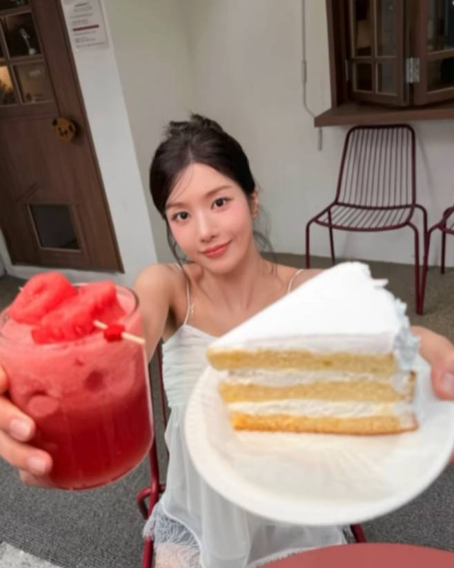 Singer Kwon Eun-bi captivated fans attention by showcasing an innocent and lovely summer style through her personal channel. Kwon Eun-bi created a photoshoot-worthy atmosphere in a refreshing outfit consisting of a white slip top and black shorts.In the released video, Kwon Eun-bi wore an outfit featuring prominent lace details and emphasized her innocent charm by utilizing a transparent umbrella and soap bubbles. Displaying both healthiness and innocence with just a slip top and shorts, she revealed a presence befitting the title of Waterbomb Goddess.Meanwhile, fans are expressing disappointment as there is no news regarding Kwon Eun-bis appearance at Waterbomb this year. Through this post, Kwon Eun-bi communicated with fans by sharing her daily life, which is brimming with summer vibes.
