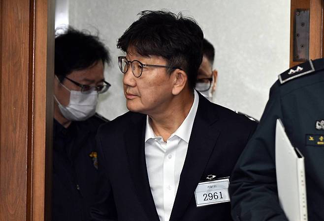 권성동 국민의힘 의원이 지난해 11월 3일 서울 서초동 서울중앙지법에서 통일교로부터 불법 정치자금을 수수한 혐의 사건 1차 공판에 출석하고 있다. 사진=뉴시스