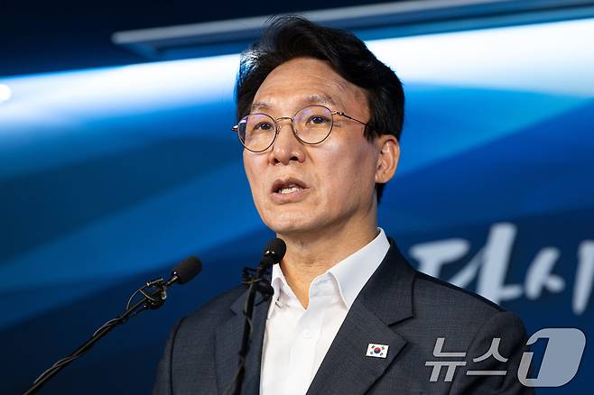 더불어민주당 당권 도전에 나선 김민석 전 총리가 15일 서울 여의도 민주당사 당원존에서 4대 혁신안을 발표하고 있다. 2026.7.15 ⓒ 뉴스1 유승관 기자