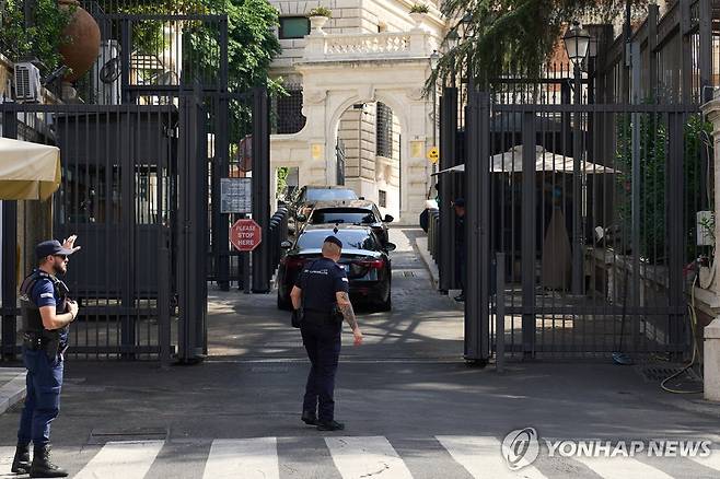 이스라엘·레바논 간 협상이 열린 로마 주재 미국대사관 [AP=연합뉴스. 재배포 및 DB 금지]