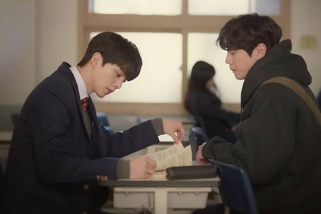 출처:tvN '포핸즈'