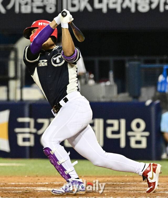 2026년 7월 11일 오후 서울 잠실구장에서 '2026 신한 SOL KBO리그 올스타전'이 열렸다. KIA 김도영이 9회초 1사 1루서 안타를 치고 있다./마이데일리