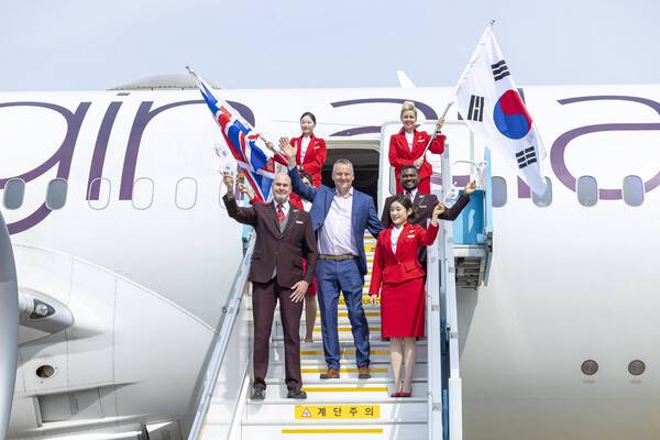 올해 4월 14일 인천-런던 노선의 운항을 시작했다. 사진은 인천국제공항 취항식 / 버진애틀랜틱