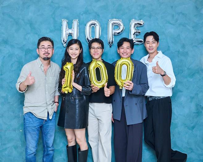 영화 '호프', 100만 돌파 기념 사진