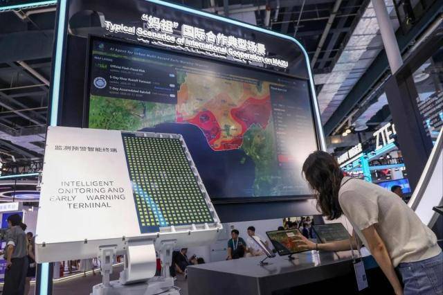 중국의 AI 기상경보 시스템 시연[사진=SCMP 캡처]