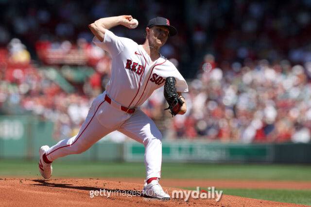 MLB 보스턴 투수 소니 그레이가 20일(한국시각) 열린 탬파베이와 홈 경기 선발 등판해 역투하고 있다. 보스턴은 이날 탬파베이에 6-1로 이겨 13연승으로 내달렸다./게티이미지코리아