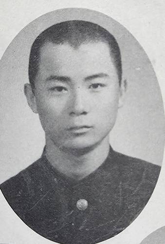 경북고 앨범 속의 안동만 전 소장 [본인 제공]