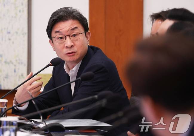 이억원 금융위원장이 21일 청와대에서 열린 국무회의에서 발언을 하고 있다. /제공=뉴스1