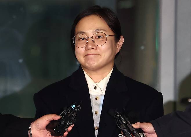 취재진 질의에 답변하고 있는 방송인 박나래 <사진=뉴스1>