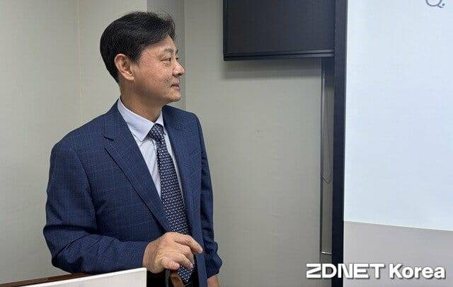 김광재 한양사이버대 광고미디어학과 교수가 21일 국회서 열린 ‘K라디오의 미래, K글로벌 오디오 플랫폼 세미나’에서 발표하고 있다. (사진=지디넷코리아)