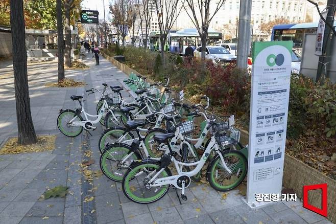 서울 중구 세종대로 시청역 일대 따릉이 보관소. 아시아경제