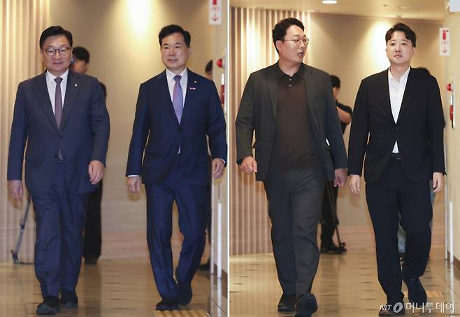 [서울=뉴시스] 김근수 기자 = 정점식 국민의힘 원내대표와 이준석 개혁신당 당대표가 21일 오전 서울 여의도 국회 인근 일식당에서  회동하기 위해 각각 이동하고 있다.   왼쪽부터 정 국민의힘 원내대표, 김승수 국민의힘 의원, 천하람 개혁신당 원내대표, 이 개혁신당 대표. 2026.07.21. ks@newsis.com /사진=김근수