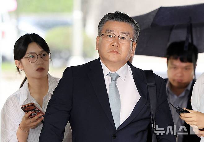 [서울=뉴시스] 김금보 기자 = 대통령실 관저 이전 관련 '봐주기 감사' 의혹에 얽힌 유병호 감사위원이 자신의 수첩에 "윤석열 당선이 곧 공정"이라고 적시한 것으로 조사됐다. 사진은 유 위원. (공동취재) 2026.07.21. photo@newsis.com