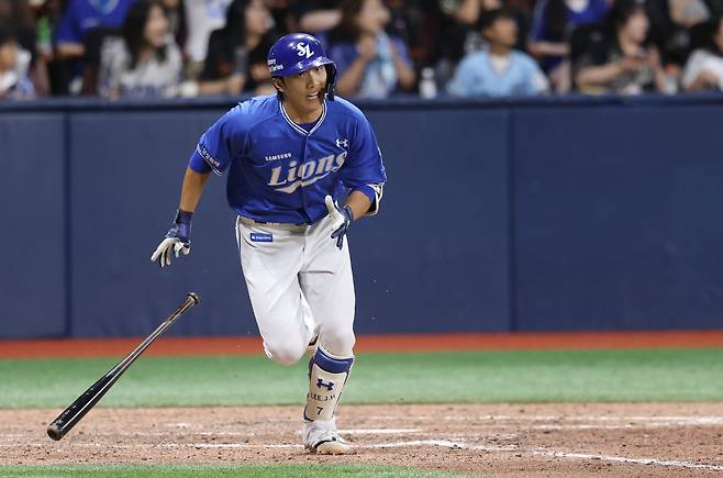 삼성 라이온즈 내야수 이재현이 21일 서울 고척스카이돔에서 열린 2026 신한 SOL KBO리그 키움 히어로즈와의 팀 간 10차전에서 결승 솔로 홈런을 기록했다. 사진 삼성 라이온즈