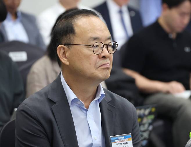 축구협회 직무대행 체제 공식 전환