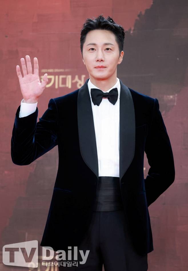 배우 정일우