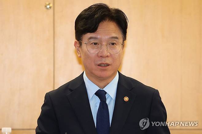 김영훈 고용노동부 장관 [연합뉴스 자료사진]