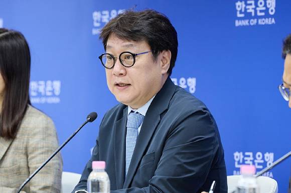 이동원 한국은행 경제통계2국장이 23일 오전 서울 중구 한국은행에서 열린 2026년 2분기 실질 국내총생산(속보) 설명회에서 발언하고 있다. [사진=한국은행]