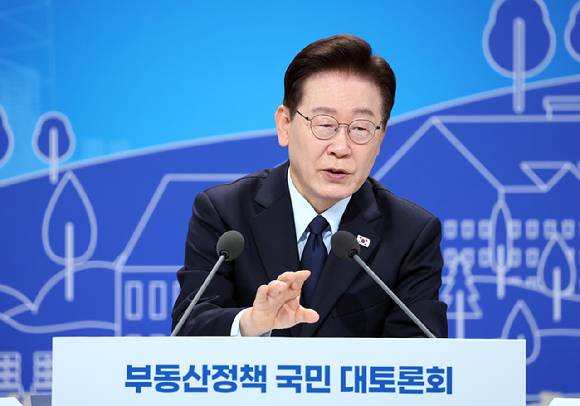 이재명 대통령이 23일 서울 여의도 KBS에서 열린 부동산정책 국민 대토론회에서 발언하고 있다. 2026.7.23 [사진=연합뉴스]
