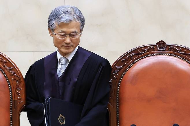 조희대 대법원장이 지난 3월 19일 서울 서초구 대법원에서 열린 전원합의체 선고에 입장하고 있다. 2026.3.19 [사진=연합뉴스]