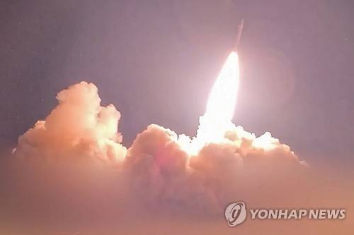 중동 내 미군 시설을 향해 발사되는 이란 미사일 [AFP 연합뉴스 자료사진. 재판매 및 DB 금지]