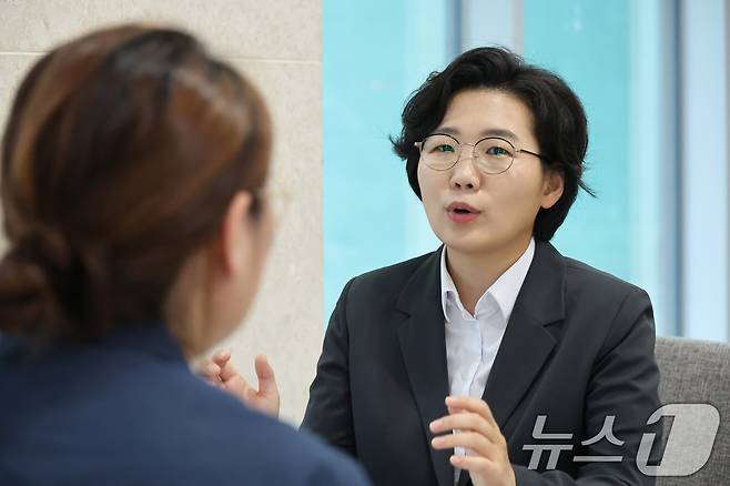 김보미 더불어민주당 당대표 후보가 23일 서울 여의도 국회 소통관에서 뉴스1과 인터뷰를 하고 있다. ⓒ 뉴스1 신웅수 기자