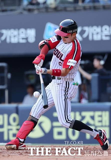 LG 박해민은 23일 NC전서 잘 맞은 타구가 야수 정면으로 가는 등 병살타 2개를 기록했다. LG는 이 경기에서 병살타 4개를 때렸다. /뉴시스