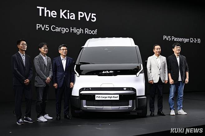 지난달 26일 공개된 기아의 ‘PV5 패신저 2-2-3’, ‘패신저 프라임’, ‘카고 하이루프’. 임은재 기자