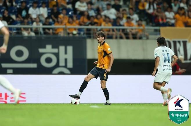 광주 FC 중앙 수비수 반 흐룬스벤. 사진=한국프로축구연맹