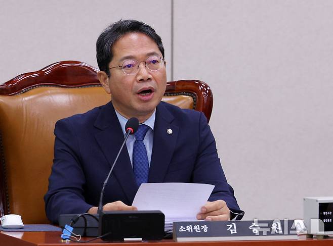 [서울=뉴시스] 고범준 기자 = 김승원 법사위 법안심사1소위원회 위원장이 24일 서울 여의도 국회에서 열린 법제사법위원회 법안심사제1소위원회에서 발언하고 있다. 2026.07.24. bjko@newsis.com