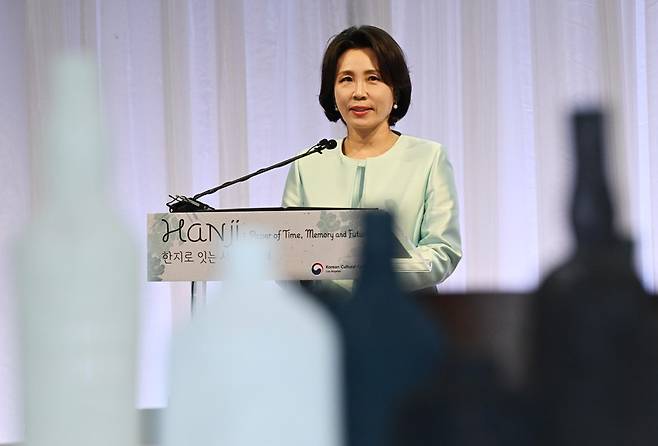 김혜경 여사, 한지 전시 행사 참석 / 사진=연합뉴스