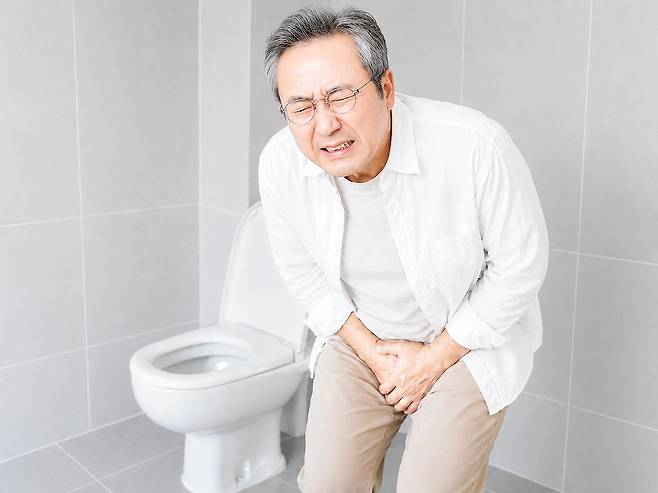 중장년 남성의 대표 고민인 전립선 건강 관리를 위해 국내 유수의 연구기관들이 신소재 참당귀황기추출복합물을 개발했다.