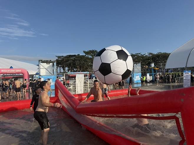 보령머드축제 머드체험존 / 사진= 문서연 여행+ 기자