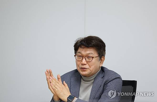 연합뉴스와 인터뷰 중인 김경록 옵투스자산운용 고문 [이지은 기자 촬영]