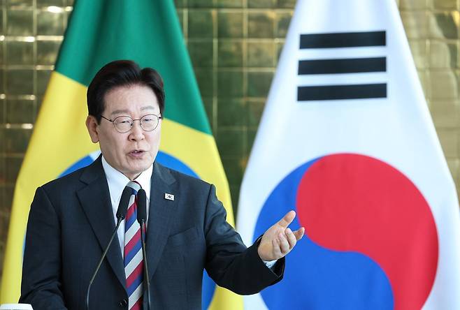 이재명 대통령이 27일(현지시간) 브라질 대통령관저에서 한·브라질 공동언론발표를 하고 있다. 2026.7.28 뉴스1