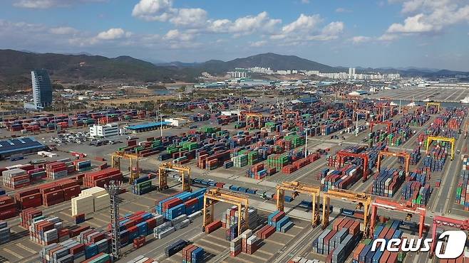 광양항 컨테이너부두 전경.(여수광양항만공사 제공)2024.2.1 ⓒ 뉴스1