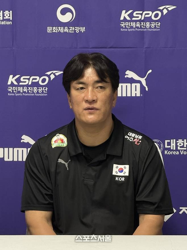 여자배구대표팀 차상현 감독. 제천 | 정다워 기자