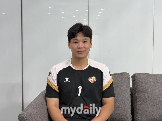한국전력 서재덕이 27일 경기도 오산에 위치한 한국전력 연습체육관에서 취재진과 인터뷰를 가지고 있다./오산 = 이정원 기자