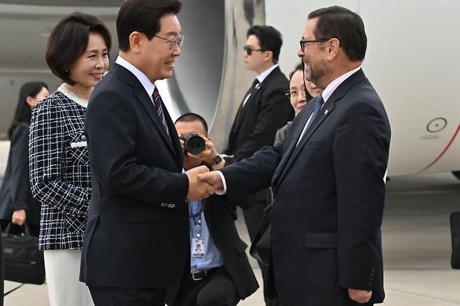 이재명 대통령,&nbsp;칠레&nbsp;도착. 연합뉴스