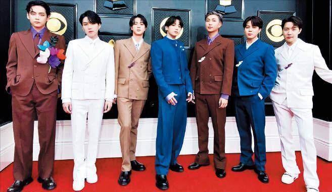 지난 2022년 미국 라스베이거스에서 열린 제64회 그래미 시상식에 참여한 BTS. /빅히트뮤직