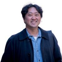 김홍 소설가