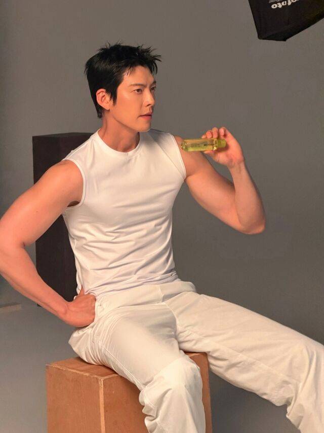 Actor Kim Woo-bin shared an update on his recent activities by posting photos taken on the set of a commercial shoot via his social media account. In the photos, Kim Woo-bin perfectly pulled off all-black and all-white outfits, showcasing his bulking arm muscles and impressive physique.Standing at 188 cm tall, Kim Woo-bin struck a variety of poses, showcasing his exceptional looks. He has been actively appearing on tvNs variety show Kong Kong Farm Farm recently.Meanwhile, Kim Woo-bin married actress Shin Min-ah last December. The couple tied the knot after a 10-year romance and received an outpouring of congratulations.